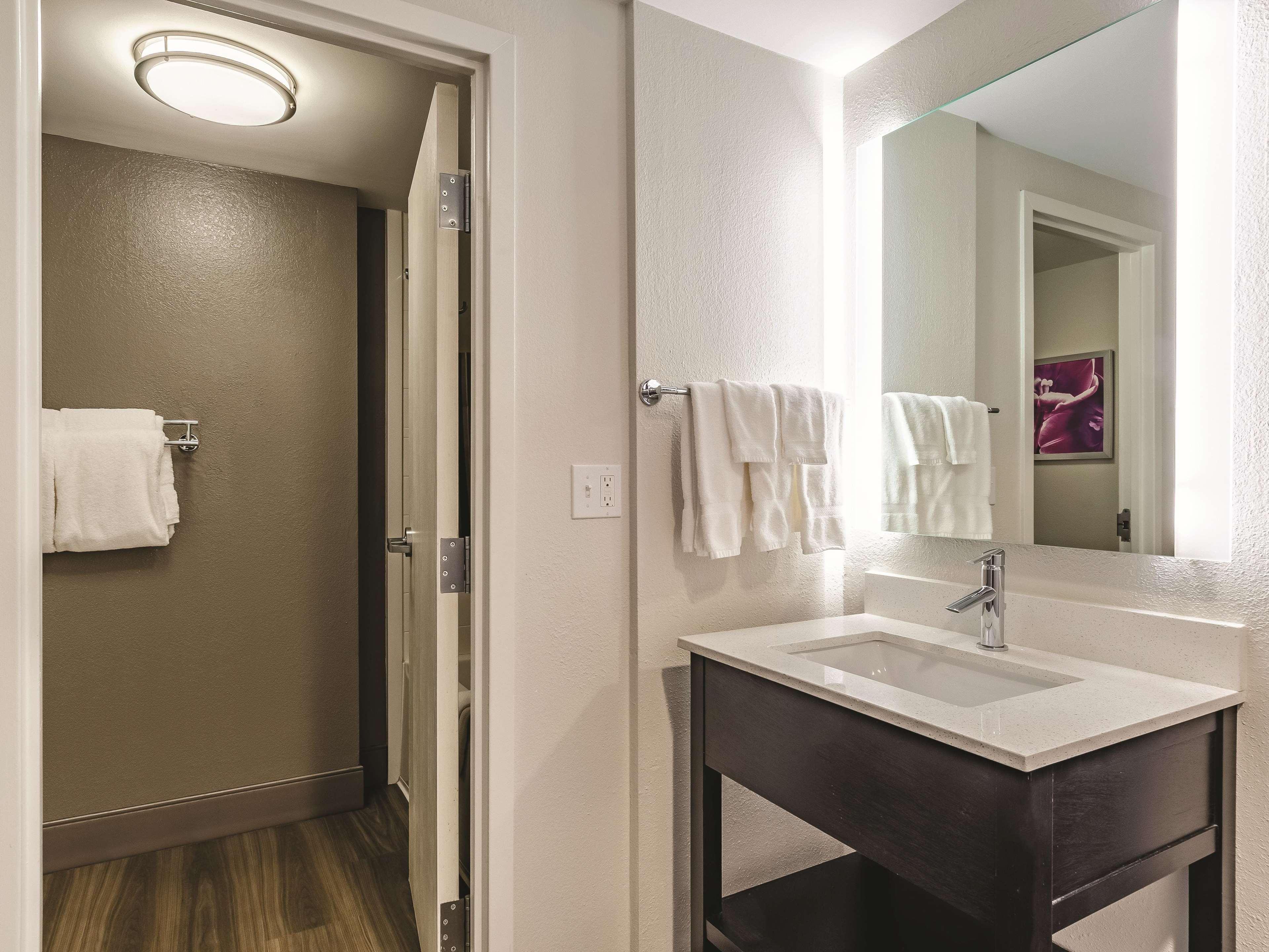 La Quinta By Wyndham Warwick Providence Airport Hotel Ngoại thất bức ảnh