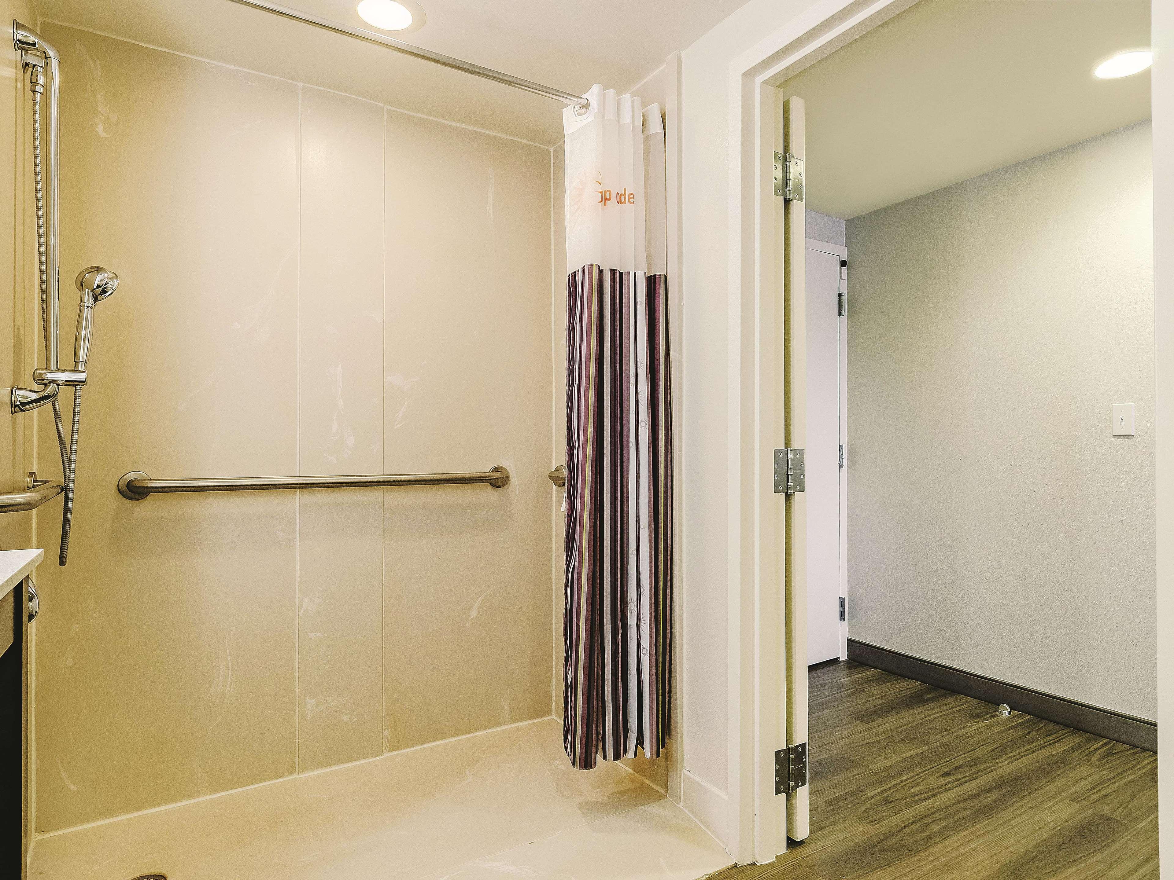 La Quinta By Wyndham Warwick Providence Airport Hotel Ngoại thất bức ảnh