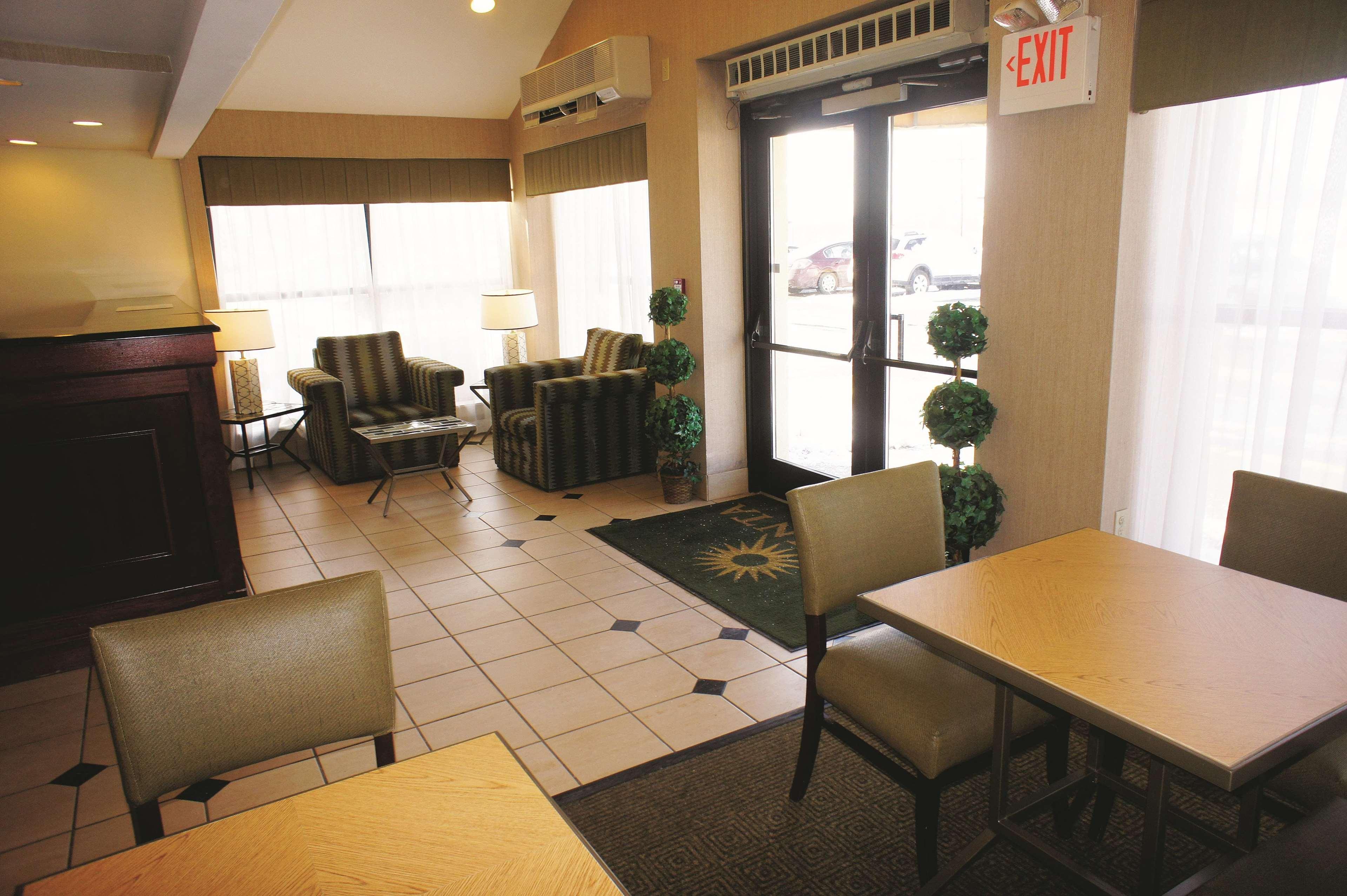 La Quinta By Wyndham Warwick Providence Airport Hotel Ngoại thất bức ảnh
