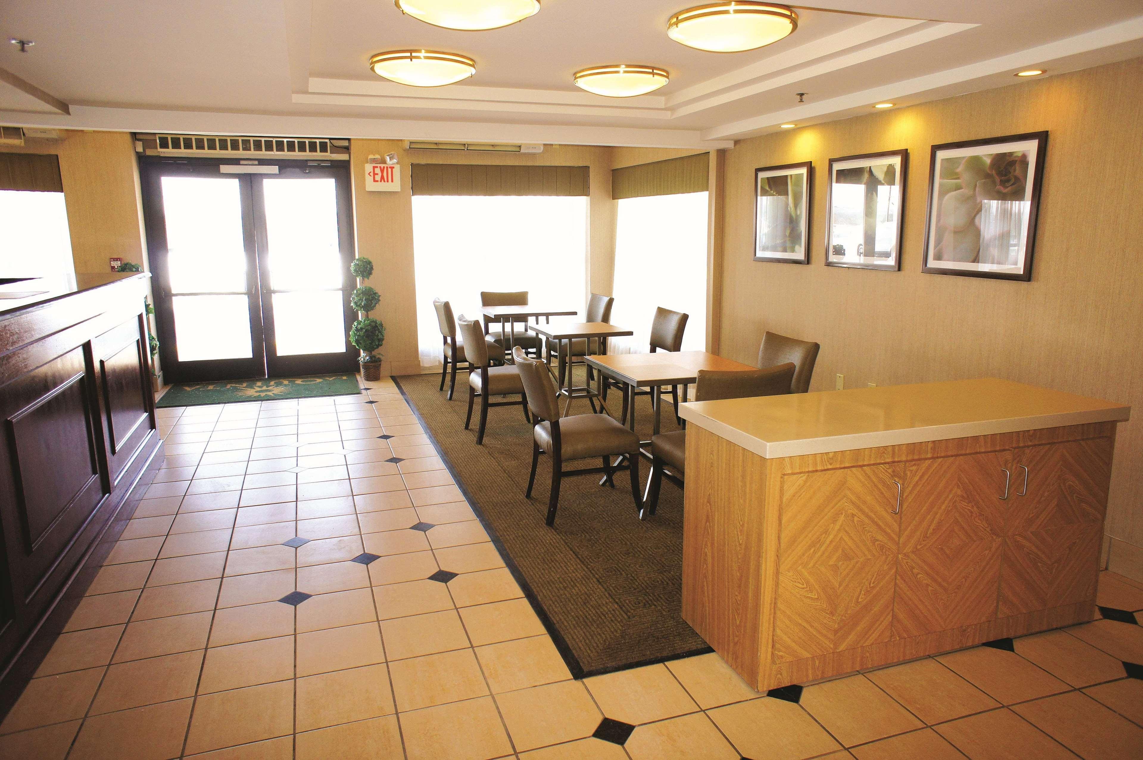 La Quinta By Wyndham Warwick Providence Airport Hotel Ngoại thất bức ảnh