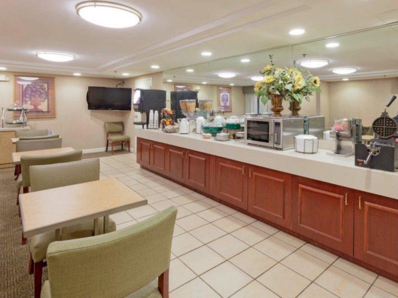 La Quinta By Wyndham Warwick Providence Airport Hotel Ngoại thất bức ảnh