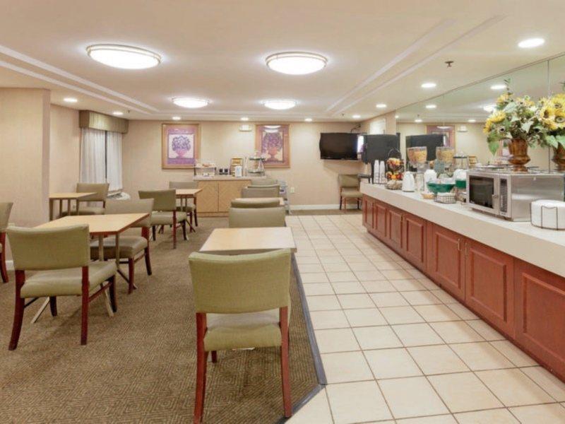 La Quinta By Wyndham Warwick Providence Airport Hotel Ngoại thất bức ảnh